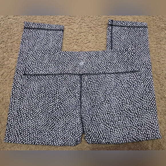 Lululemon Wunder Under Crop III Scatter Star Arctic Grey Black Size 10 - Picture 1 of 7
